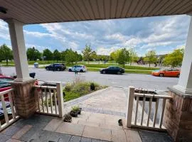 Scarborough Spacious Private Suite 2 Queen Beds & Ensuite