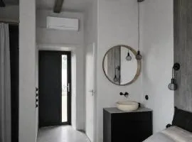 Central Downtown Terrace Studio