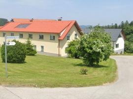 Feriennest Zehetbauer, hôtel à Hollenthon