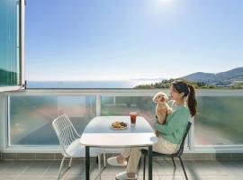 Namhae Briant Oceanview Spa Pension, Hotel in Namhae