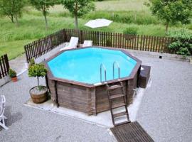 Charming Gite with pool - peaceful coumtryside in Charente, hotel sa Exideuil