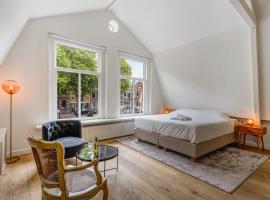 Luxury Studio in Utrecht Center - view on canal, hotel a Utrecht