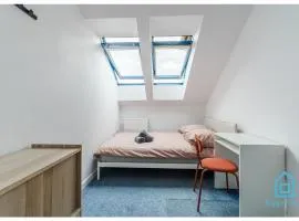 Uranus Room - 15 min to Old Town Gdansk