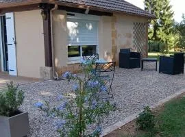 Studio bois du bournat piscine et tranquilité