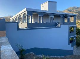 Djabraba's Trek Point Twinn, hotel em Vila Nova Sintra