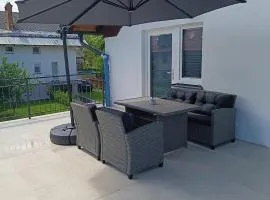 Apartma z lepo teraso za 3+1 osebe