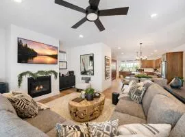 Modern Retreat for Groups with Majestic Views