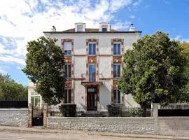 Grande Maison de Maître proche Toul avec Wifi et Parking - FR-1-584-394