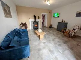 Gîte Calme 4 Pers avec Poêle à Bois et WiFi Inclus - FR-1-583-513