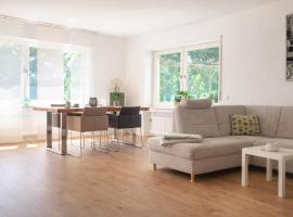 Ferienwohnung Westerwaldblick großzügige Wohlfühloase mit Terrasse, Hotel in Oberelbert