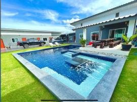 Blue Lake Residences - Pattaya, hotel i Nong Prue