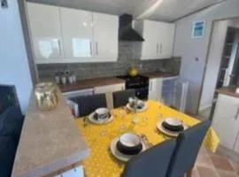 Stylish 4 Berth Caravan At Dovercourt Holiday Park Ref 44413A