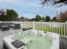 Sutton Lodge with Hot Tub, hotel a York