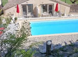 Gite de la Méouge, Domaine de la Méouge, piscine et accès direct rivière