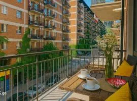 Home Inn Apartment at Jikia's Green House-City Center