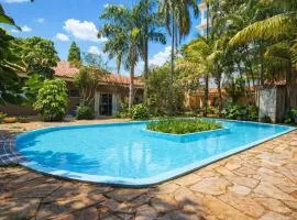 Casa com Piscina e Churrasqueira em Taguatinga