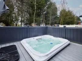 Country Cabin with Hot Tub