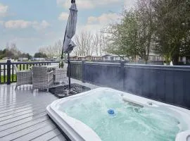 Country Cabin with Hot Tub