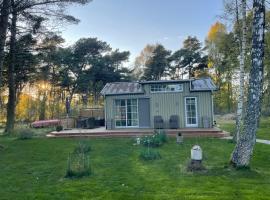 Hamngardi, hotel en Stånga