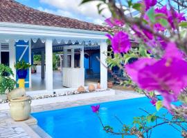 Villa avec piscine privée à Ducos, 200 m²，Ducos的飯店