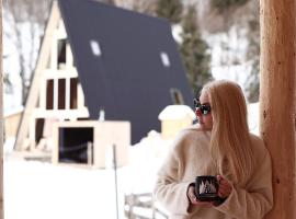 Cabana KayLuna, hotel v destinácii Mătişeşti