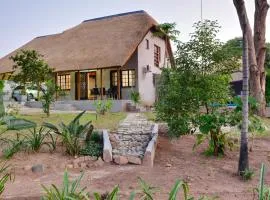 Emathulini Holiday Home