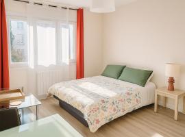 Studio bien équipé et au calme au centre de Lorient, hotel v destinaci Lorient
