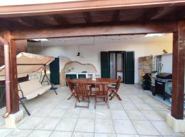 Casa Zaffiro - Sant' Isidoro, khách sạn ở Torre Inserraglio