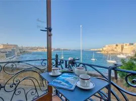 Charming City Stay close to Seafront