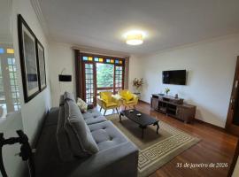 Casa excelente localização perto dos principais pontos turísticos da, hotel i Teresópolis