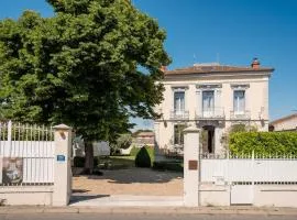 Maison de Maitre Pool Garden coeur Cristal