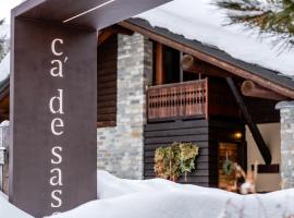 Ca' De Sass, hotel con estacionamiento en Pila