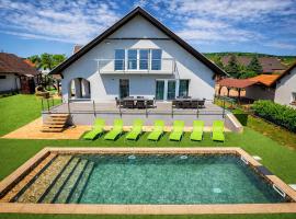 Aranyeső Apartmanházak No.1, готель у місті Балатональмаді