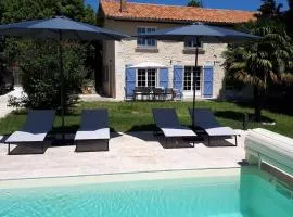 Les Côtes - Charming holiday home with heated swimming pool