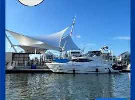 Stunning Stayz Luxury 2 King Suite at Friday Harbour Resort Marina Walk & Parking