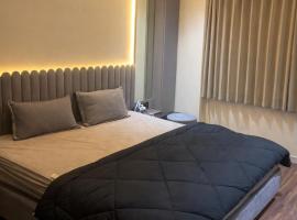 Luxury room private 1BR in 3BHK, Hotel in Bodakdev