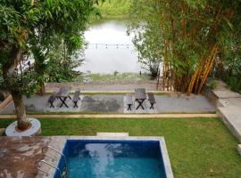 Amsri Hotels Airport Transit、カトゥナーヤカのホテル