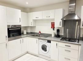 Modern 3-Bed New Build with 3 Bathrooms, Free Parking & VAT Included, hotel en Congleton
