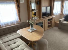 Phoenix caravan hire, Trecco bay, gl&agrave;mping a Porthcawl