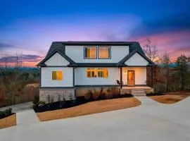 Peaceful Mountain View Home | Hot Tub | EV Charger