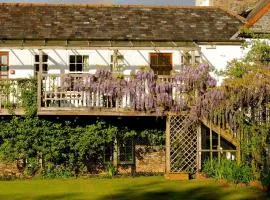 Wisteria Suite at Fingals