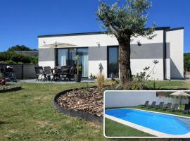 Gîtes Rozanna avec accès Piscine et SPA JACUZZI，Saint-Jean-de-la-Rivière的飯店