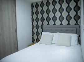 801-Acogedor Apto 2BR Parque Sabaneta, hotel a Sabaneta