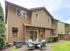 Gateway to Greater Seattle! Spacious, Modern Home, hotell sihtkohas Bothell