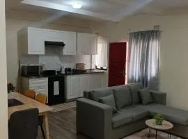 The Ultimate Modern Escape ,Gym, Pool & Balcony