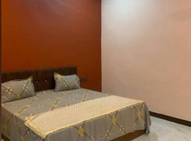 Hotel ak palace and restaurant, hotel in Meerut