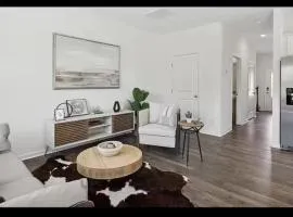 Cozy Mountain Escape 4 Bedroom Home