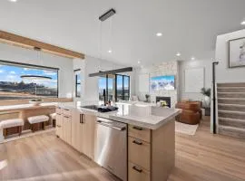 Deer Valley Modern 5br5ba Sleeps 16 HotTub-Views