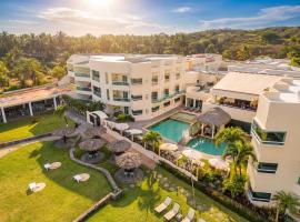 Artisan Playa Esmeralda Family Beach Hotel, hotel in Chachalacas