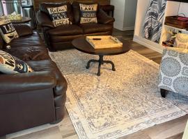 엘버튼에 위치한 호텔 Tranquil escape Pool Gameoom Fire pit Kayaks